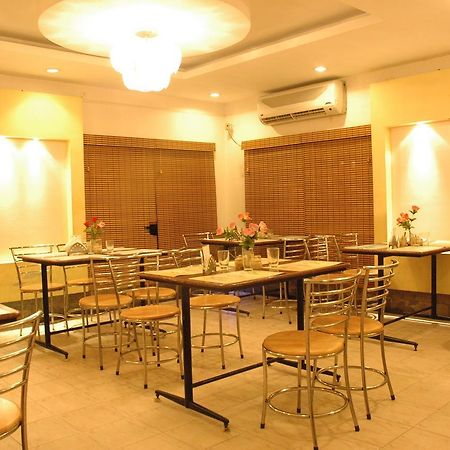Hotel Saradharam تشيدامبارام المظهر الخارجي الصورة
