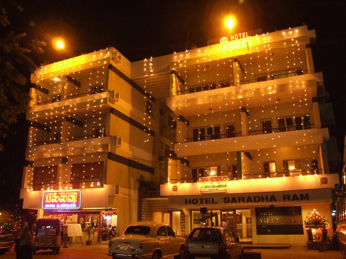 Hotel Saradharam تشيدامبارام المظهر الخارجي الصورة